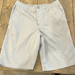 Boys Under Armor light gray dri fit golf shirt size 16. New without tag.